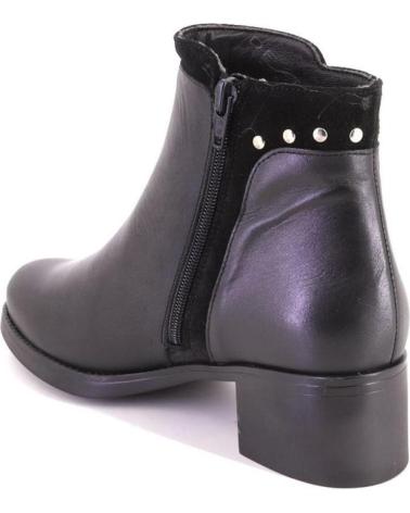 BOTINES DE PIEL NEGRA DESIREÉ KRIM3 CON TACHUELAS NEGRO