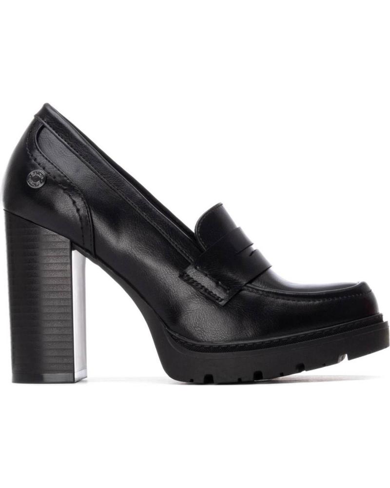 REFRESH 172927 BLACK HEELED LOAFER WITH PLATFORM AND TRACK SOLE NEGRO