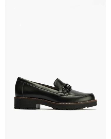 PITILLOS 10775 BLACK LOAFERS WITH CHAIN DETAIL AND TRACK SOLE NEGRO