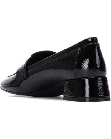 XTI 144243 BLACK PATENT LEATHER LOAFERS WITH BLOCK HEEL NEGRO