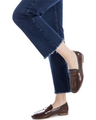 MOCASSINS XTI 144244 CAMEL BICO FINO EFEITO VERNIZ CAMEL