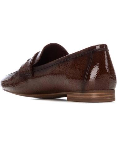 MOCASSINS XTI 144244 CAMEL BICO FINO EFEITO VERNIZ CAMEL