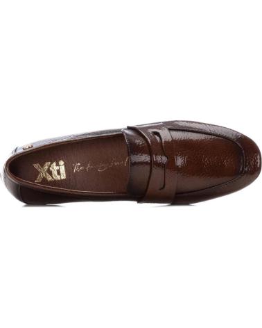 MOCASSINS XTI 144244 CAMEL BICO FINO EFEITO VERNIZ CAMEL
