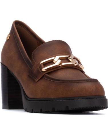 MOCASSIM XTI 144302 CAMEL COM PLATAFORMA E CORRENTE DOURADA CAMEL