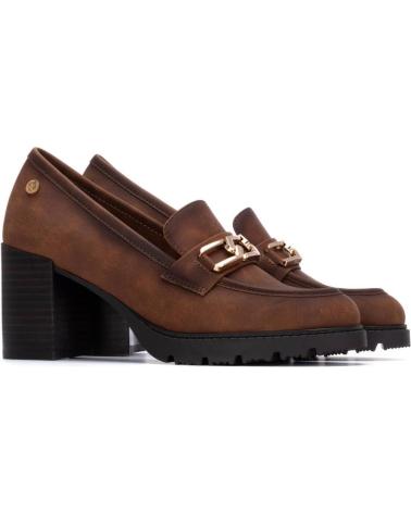 MOCASSIM XTI 144302 CAMEL COM PLATAFORMA E CORRENTE DOURADA CAMEL
