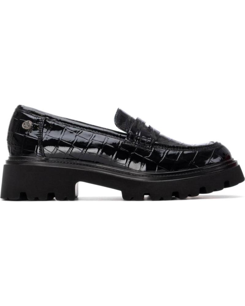XTI 144425 BLACK PATENT LOAFERS WITH TRACK SOLE NEGRO