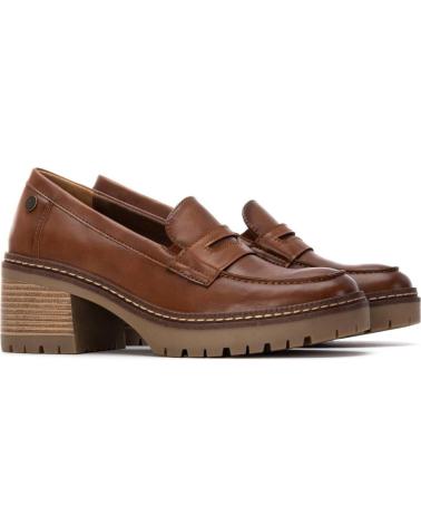 MOCASSINS XTI 144457 CAMEL COM SALTO BLOCO E PLATAFORMA CAMEL