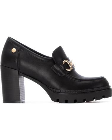 MOCASSINS XTI 144519 PRETOS COM DETALHE METÁLICO E SALTO BLOCO NEGRO