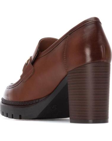 MOCASSINS XTI 144519 CAMEL COM SALTO E PLATAFORMA CAMEL