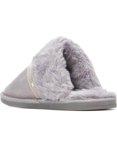 XTI 144571 GREY HOUSE SLIPPERS WITH FUR LINING GRIS