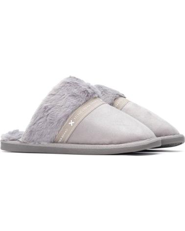 XTI 144571 GREY HOUSE SLIPPERS WITH FUR LINING GRIS
