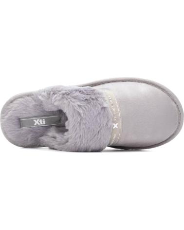 XTI 144571 GREY HOUSE SLIPPERS WITH FUR LINING GRIS
