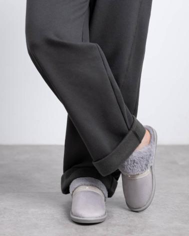 XTI 144571 GREY HOUSE SLIPPERS WITH FUR LINING GRIS