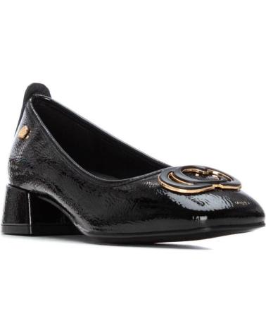 SCARPA TACCO BASSO CARMELA 162540 VERNICE NERA CON ORNAMENTO METALLICO NEGRO