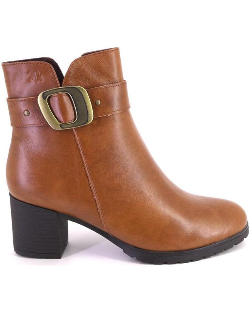 TREINTAS 4412: TAN LEATHER ANKLE BOOTS WITH BUCKLE CUERO