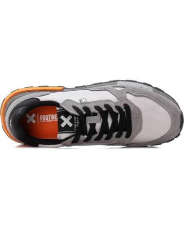 XTI 144167 GREY SNEAKERS WITH ORANGE DETAIL GRIS