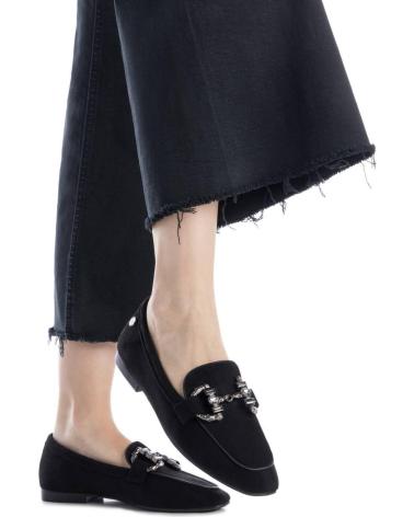 XTI 144250 BLACK LOAFERS WITH METALLIC DETAIL NEGRO