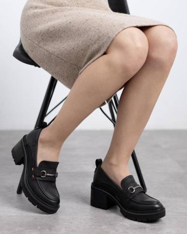 REFRESH MOCASSINS 172908 PRETOS COM SALTO ROBUSTO NEGRO