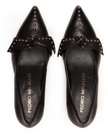 SAPATO DE SALTO PEDRO MIRALLES 29373 PRETO COM ADORNO DE TACHAS NEGRO