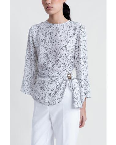 PUNTOSALAO BLUSA CRUDO CON APLIQUE DORADO Y DISEÑO CRUZADO BLANCO