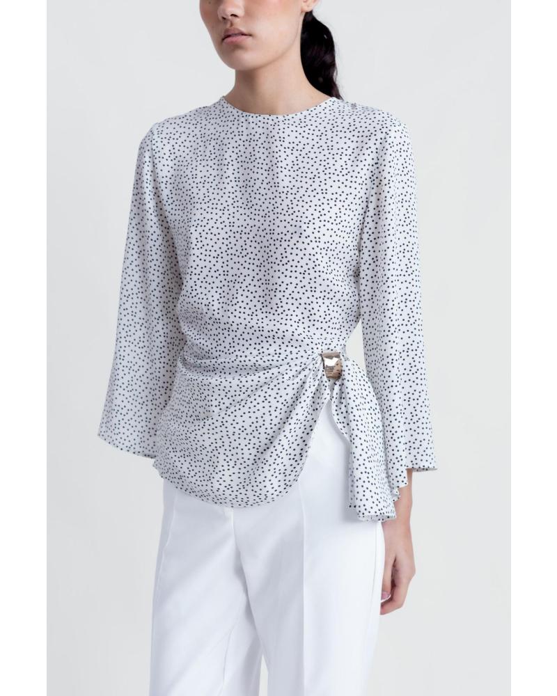 PUNTOSALAO BLUSA CRUDO CON APLIQUE DORADO Y DISEÑO CRUZADO BLANCO