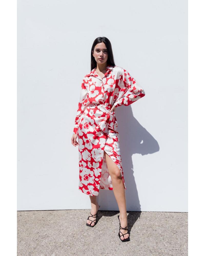 PUNTOSALAO CAMISA SATINADA ESTAMPADA ESTILO FLORAL COLOR PARA MUJE ROJO