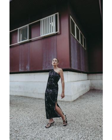PUNTOSALAO VESTIDO MIDI ASIMETRICO SATINADO PARA MUJER DISENO ESTAMPADO NEGRO