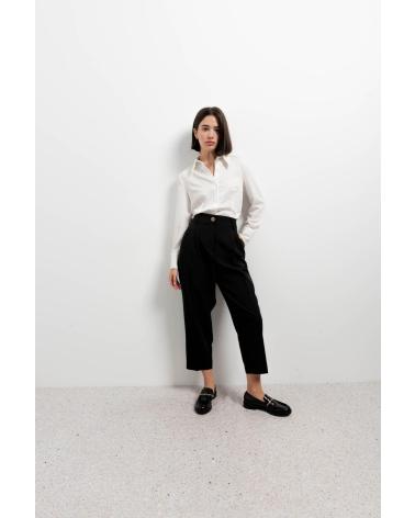 PUNTOSALAO PANTALON LOW WAIST CON PINZAS CORTE TOBILLERO PARA MUJER NEGRO