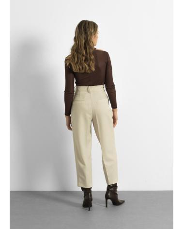 PUNTOSALAO PANTALON LOW WAIST CON PINZAS CORTE TOBILLERO PARA MUJER BEIGE