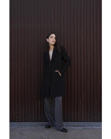 PUNTOSALAO LANGER ZWEIREIHER-MANTEL MIT REVERS SCHWARZ NEGRO