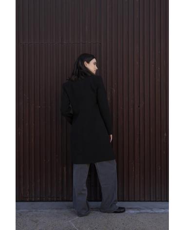 PUNTOSALAO LANGER ZWEIREIHER-MANTEL MIT REVERS SCHWARZ NEGRO