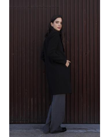 PUNTOSALAO LANGER ZWEIREIHER-MANTEL MIT REVERS SCHWARZ NEGRO