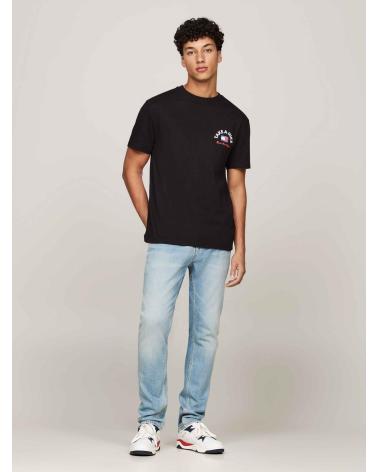 CAMISETA NEGRA TOMMY HILFIGER DM0DM19704 CON ESTAMPADO GRÁFICO NEGRO
