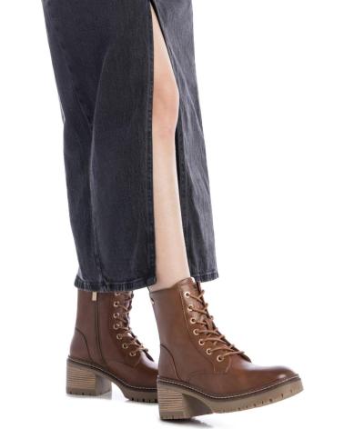 BOTA XTI 144454 CAMEL COM ATACADORES E SOLA TRATORADA CAMEL
