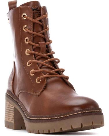 BOTA XTI 144454 CAMEL COM ATACADORES E SOLA TRATORADA CAMEL