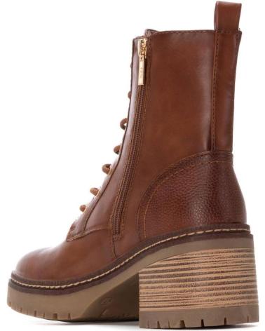 BOTA XTI 144454 CAMEL COM ATACADORES E SOLA TRATORADA CAMEL