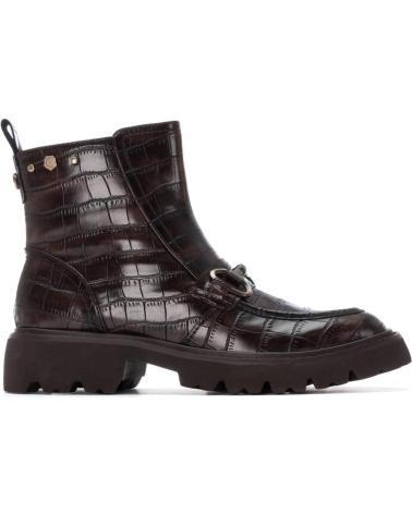 BOTA CARMELA 162548 MARROM COM DETALHE METÁLICO MARRON