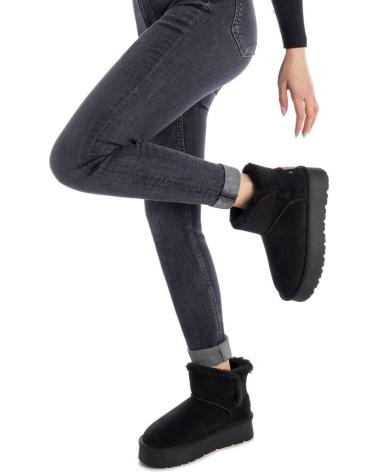 BOTA CURTA DE PLATAFORMA CARMELA 162633 PRETA NEGRO