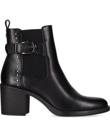 CHIKA10 STIEFELETTE NIHAL 01 SCHWARZ MIT MITTLEREM ABSATZ, SCHNALLE UND NIETEN NEGRO-BLACK