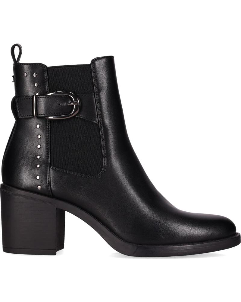 CHIKA10 STIEFELETTE NIHAL 01 SCHWARZ MIT MITTLEREM ABSATZ, SCHNALLE UND NIETEN NEGRO-BLACK