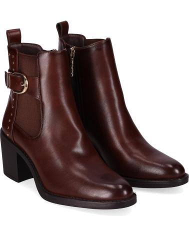 CHIKA10 NIHAL 01 MARRON-BROWN