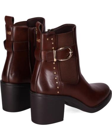 CHIKA10 NIHAL 01 MARRON-BROWN