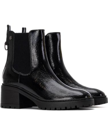 BOTTINE CHELSEA XTI 144277 NOIR EFFET VERNIS AVEC SEMELLE CRANTÉE NEGRO