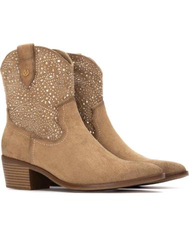 BOTÍN COWBOY XTI 144309 BEIGE CON DETALLES PERFORADOS BEIGE