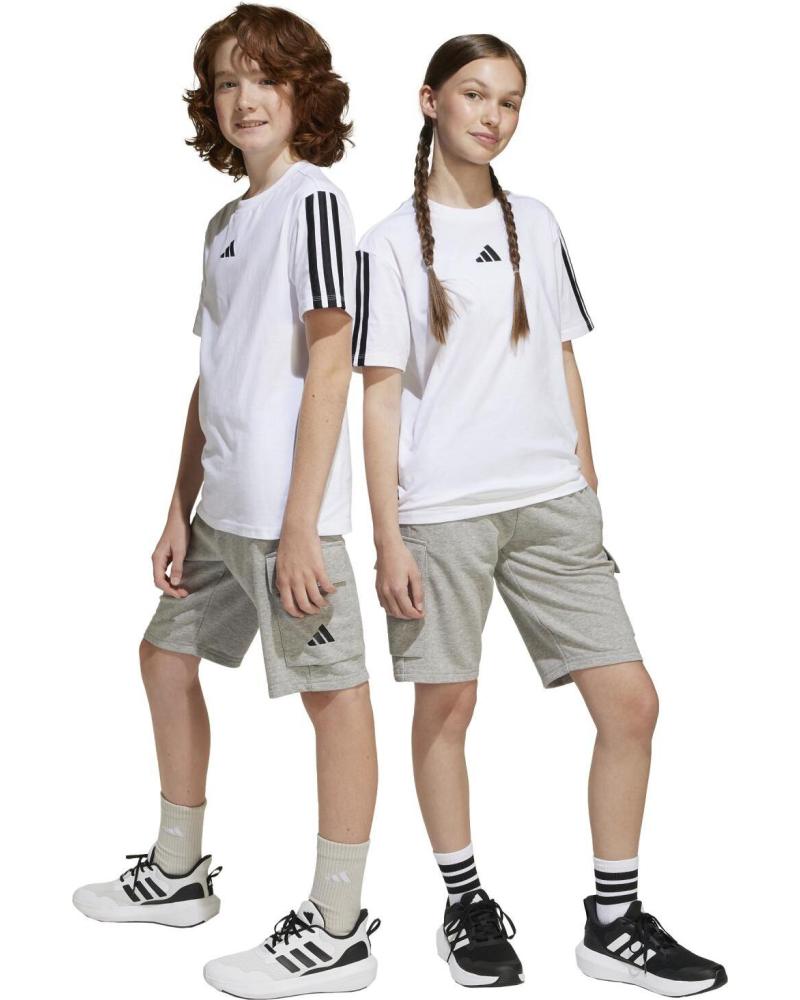 ADIDAS PANTALON CORTO EN COLOR GRIS