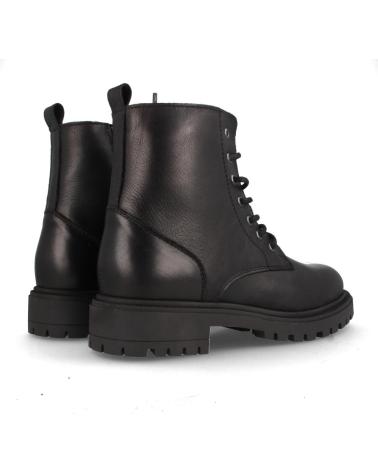 MARILA BOTIM HITA PRETO MILITAR EM PELE NEGRO