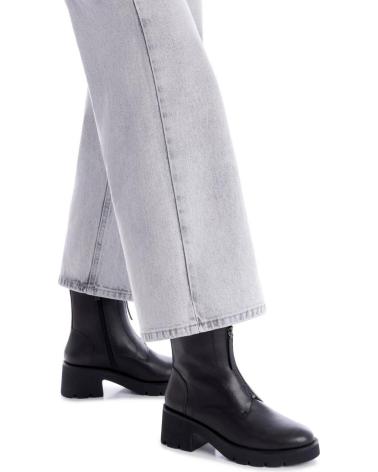 BOTIM XTI 144312 PRETO COM FECHO FRONTAL E SOLA TRATORADA NEGRO