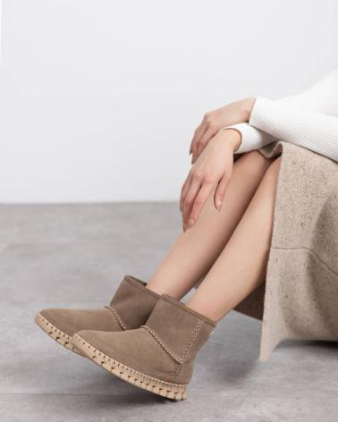 BOTA CARMELA 162529 TAUPE DE ANTE CON SUELA TRACK TAUPE