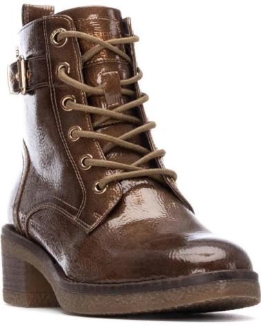 BOTA CARMELA 162577 TAUPE CON CORDONES Y HEBILLA TAUPE