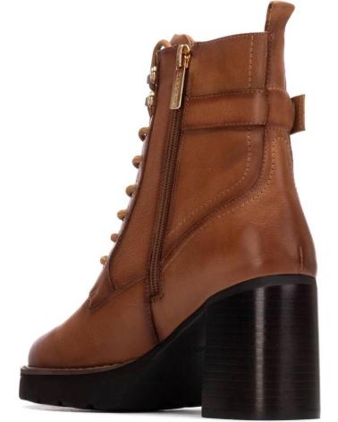 BOTINES CARMELA 162687 CAMEL CON CORDONES Y TACÓN ANCHO CAMEL